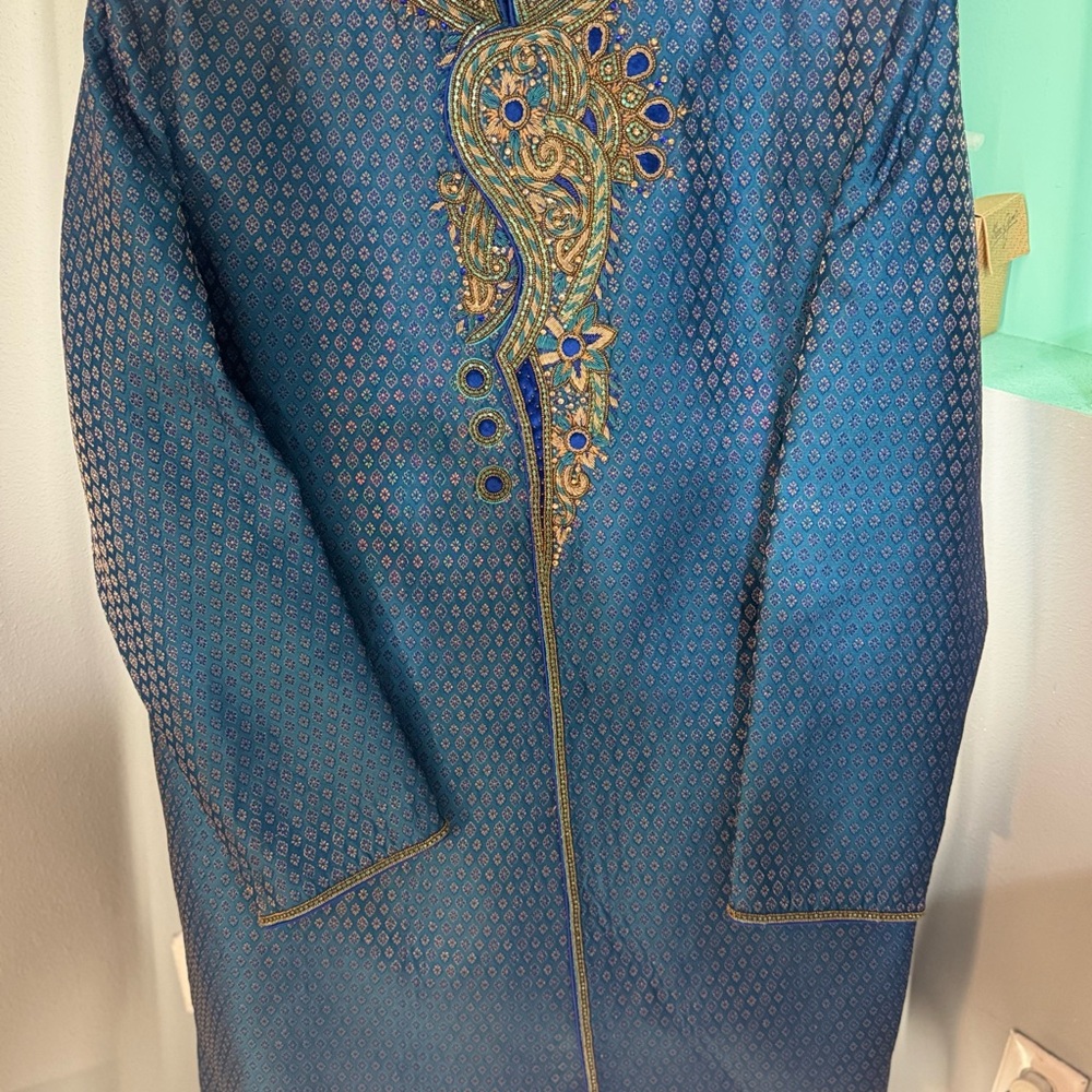 Men’s brocade Sherwani